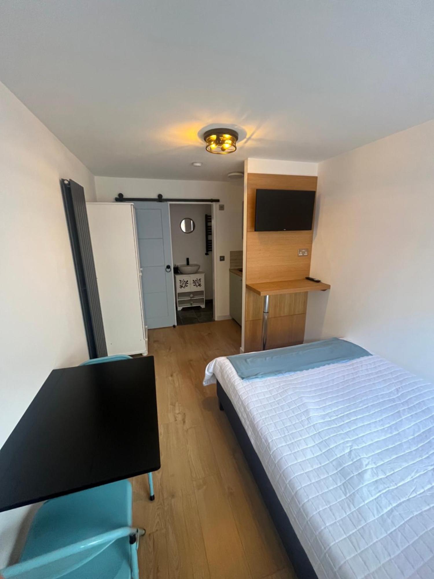 Teddington Little Gem Apartment Londra Exterior foto
